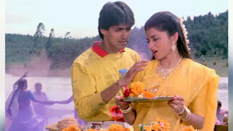 इस फिल्म के सुपरहिट बावजूद 1 साल तक सलमान को किसी भी फिल्म का ऑफर नहीं मिला था। फिल्म को उस साल फिल्मफेयर अवार्ड के 30 नॉमिनेशन में 7 अवार्ड मिले। यह रिकॉर्ड1995 मे जब फिल्म दिलवाले दुल्हनिया ले जायेंगे ने 10 अवार्ड जीतकर तोड़ा था।
