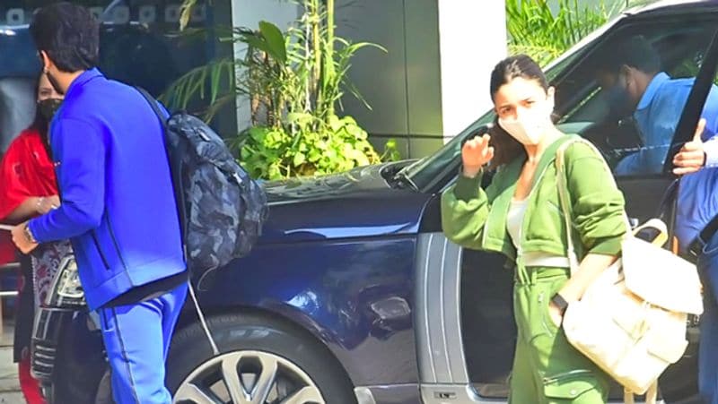 Ranbir Kapoor and Alia Bhatt are not getting engaged on their vacation, assures Randhir Kapoor ADB