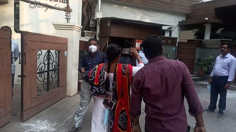 rajinikanth fans struggle protest in doorstep