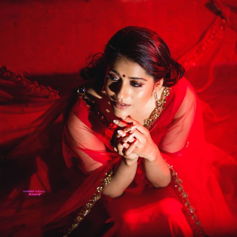rashmi gautam red glamoure photos hul chul arj