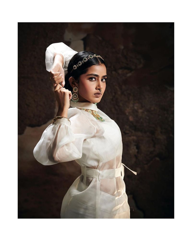 anupama parameswaran new year 2021 treat spotted without make up ksr