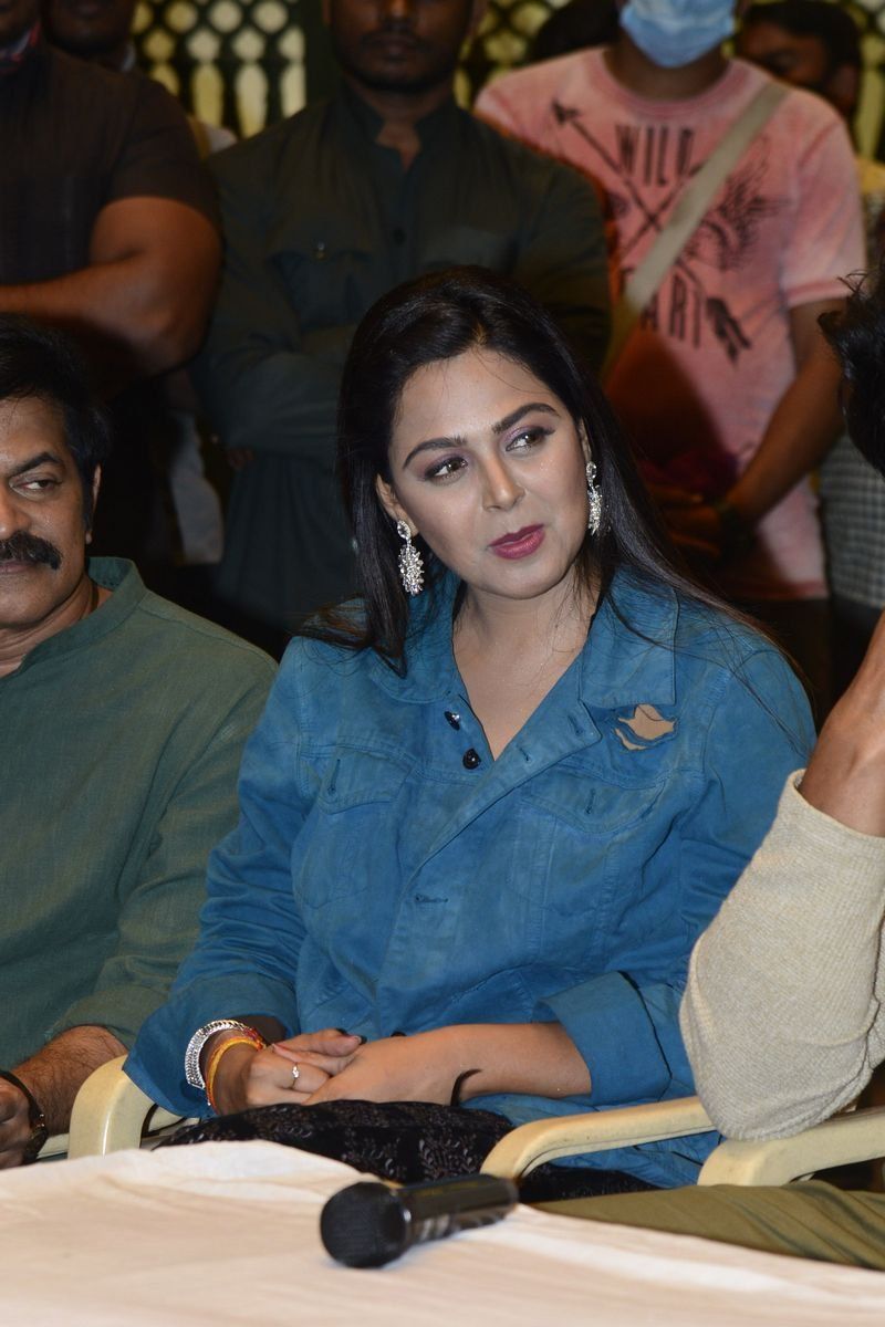 biggboss4 beauty monal gajjar alludu adhurs movie set photos arj