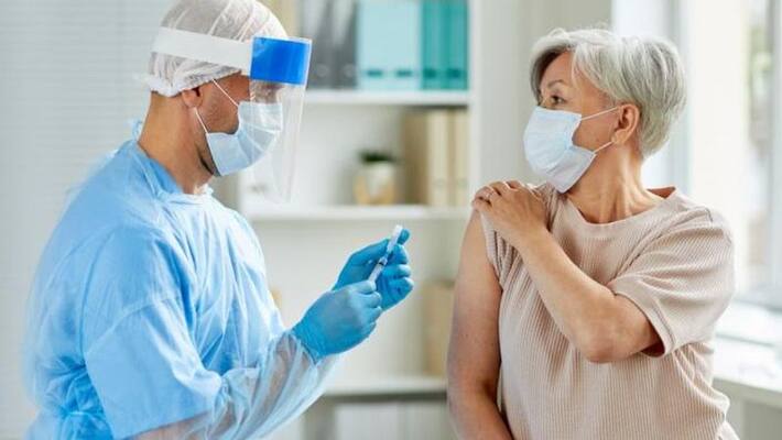 US nurse tests positive for COVID 19 after receiving Pfizer vaccine KPP US nurse tests positive for COVID 19 after receiving Pfizer vaccine KPP