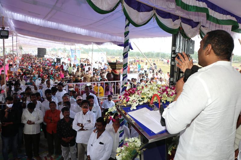 minister mekapati goutham reddy participated hounse land distribution programme