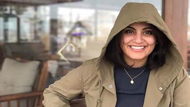 सऊदी अरब के एक टेरोरिस्ट कोर्ट ने 31 साल की अल हथलौल को पांच साल आठ महीने की जेल की सजा सुनाई। अल हथलौल के समर्थकों का कहना है कि उन्हें महज मानवाधिकार संगठनों से बात करने के लिए सजा दी जा रही है।