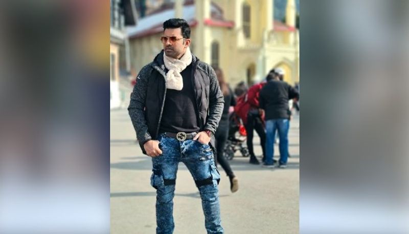 Ankush Hazra lifts up Oindrila Sen as they enjoy their heart out in Himachal Pradesh ADB