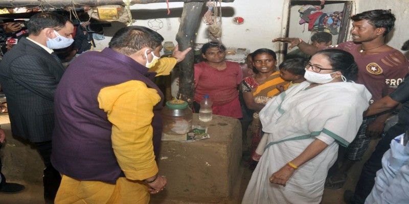 Mamata Banerjee does cooking in Adibasi village at Bolpur ASB