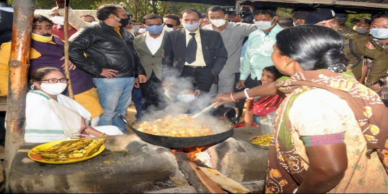 Mamata Banerjee does cooking in Adibasi village at Bolpur ASB