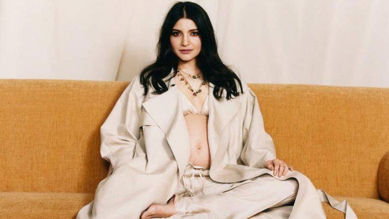Actress Anushka Sharma poses with baby bumb and pregnancy hide secrete going viral