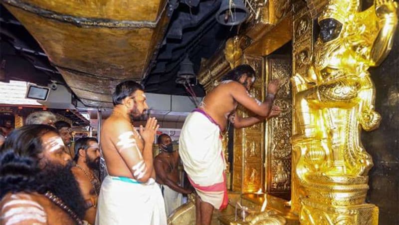 कहते हैं कि यहां होने वाली महाआरती की दिव्यज्योति के दर्शन मात्र से सारी परेशानियां दूर हो जाती हैं। पुराने बुरे कर्मों से भी छुटकारा मिल जाता है।