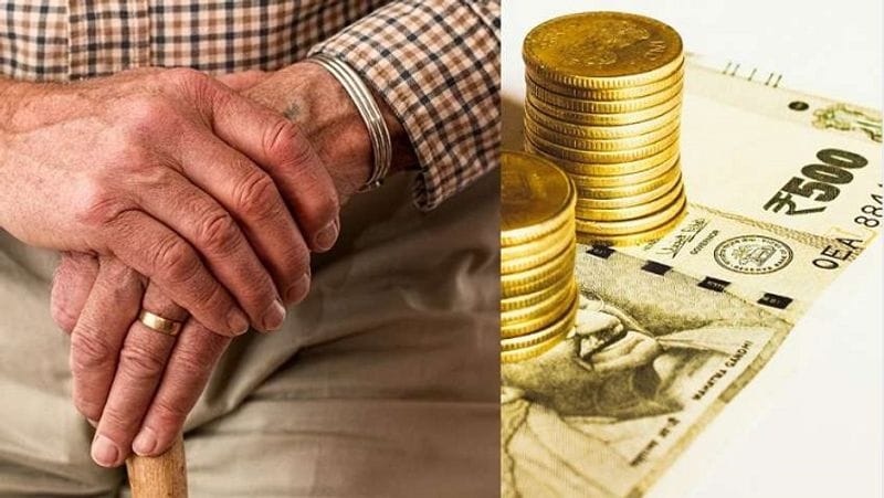 पेंशन फंड एंड रेग्युलेटरी अथॉरिटी ऑफ इंडिया (PFRDA) के मुताबिक, ऑनलाइन प्रॉसेस में किसी POP से जुड़े सब्सक्राइबर्स सेंट्रल रिकॉर्ड कीपिंग एजेंसी (CRA) सिस्टम में लॉगइन कर एग्जिट रिक्वेस्ट डाल सकते हैं। इसके बाद उन्हें एग्जिट से जुड़ी डिटेल्स जैसे एकमुश्त या एन्युइटी भुगतान के लिए फंड एलोकेशन, एन्युइटी सर्विस प्रोवाइडर (ASP), एन्युइटी स्कीम की डिटेल्स देनी होंगी। साथ में केवाईसी (KYC) सहित विदड्रॉअल डॉक्युमेंट्स अपलोड करने होंगे। इसके बाद POP 'इंस्टेंट बैंक अकाउंट वेरिफिकेशन' के जरिए सब्सक्राइबर के बैंक अकाउंट नंबर की पहचान करेंगे। साथ ही अपलोड किए गए डॉक्युमेंट्स को भी वेरिफाई किया जाएगा। इसके बाद एग्जिट की प्रॉसेस पूरी होगी। (फाइल फोटो)