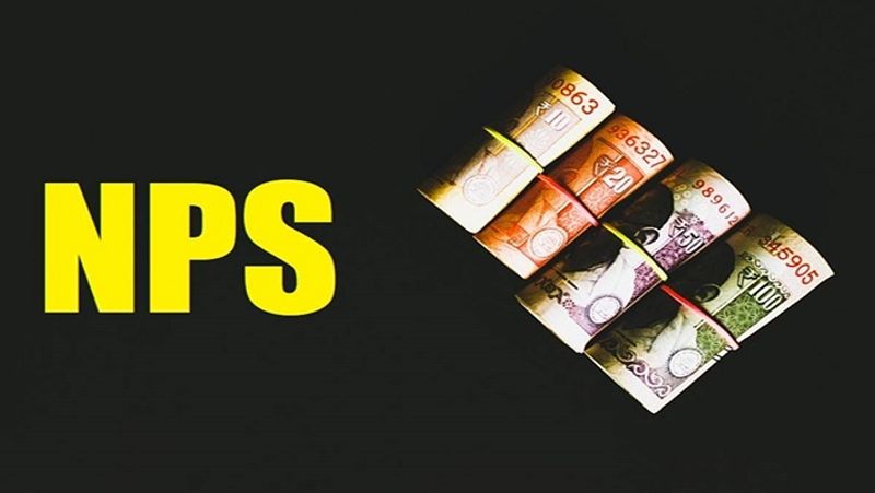 एनपीएस (NPS) खाता ऑफलाइन खोलने के लिए, पहले अपने नजदीकी PoP से एक सब्सक्राइबर फॉर्म लेना होगा और इसे केवाईसी (KYC) पेपर्स के साथ जमा करना होगा। इसमें 250 रुपए या 500 रुपए का प्रारंभिक निवेश करना होता है। इसके बाद PoP एक स्थायी रिटायरमेंट खाता संख्या (PRAN) भेजेगा। इस खाता संख्या के जरिए एनपीएस से ऑनलाइन भी जुड़ा जा सकता है। इसके जरिए एनपीएस में लॉगइन कर सकते हैं। (फाइल फोटो)