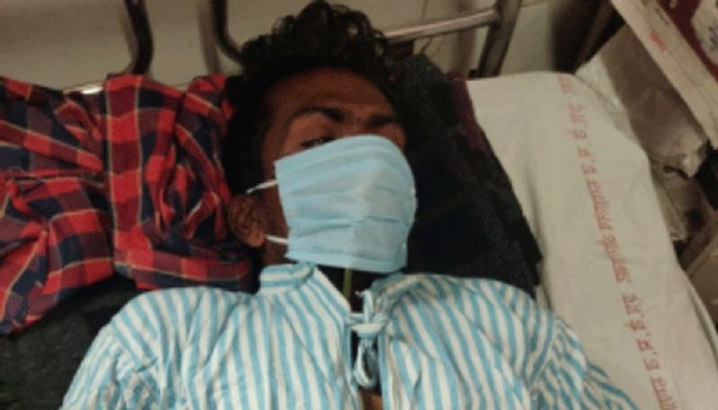 मीडिया रिपोर्ट्स के मुताबिक चिकित्सकों ने एक्सरे किया। लेकिन, पेट में ब्रश का पता नहीं चला। इसके बाद सीटी स्कैन कराया गया तो पेट में टूथब्रश फंसा हुआ नजर आया।
