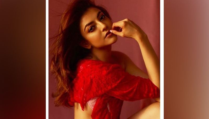 samantha kajal rakul and these star heroins stuns in backless tops ksr