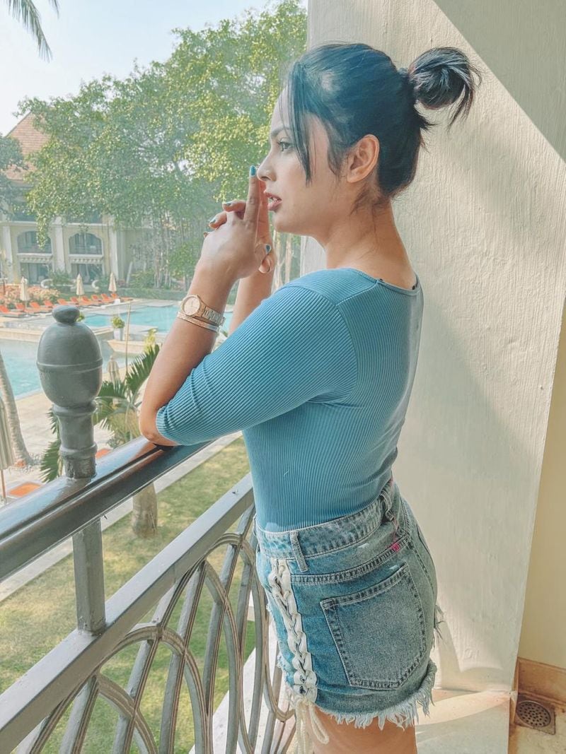 Actress nandita swetha hot balcony photo shoot going viral