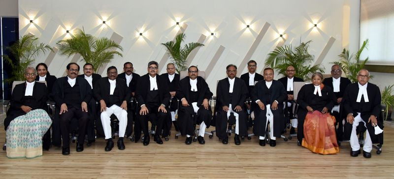 ap high court chief justice and staff grand send off for justice rakesh kumar ksp