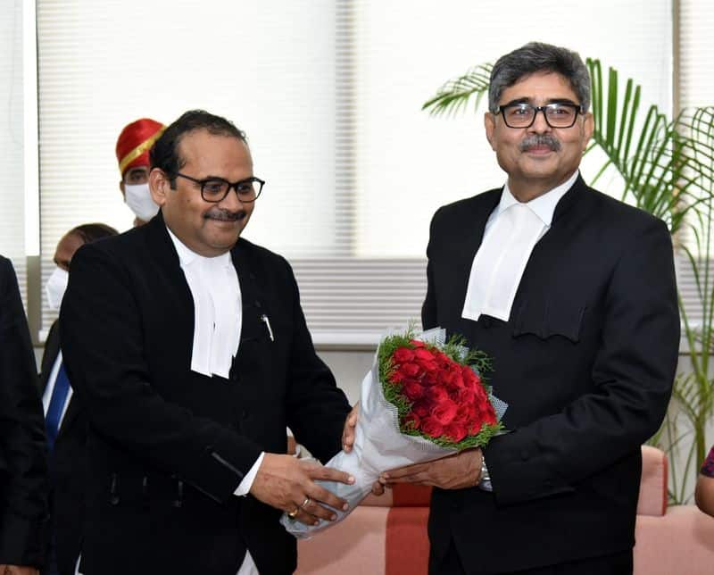 ap high court chief justice and staff grand send off for justice rakesh kumar ksp