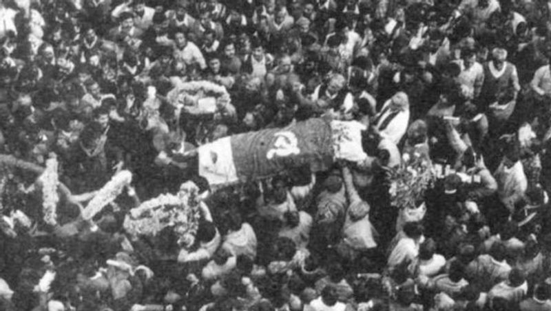 सफदर हाशमी ने 1979 में कॉमरेड और सह नुक्कड़कर्मी मल्यश्री से शादी कर ली। सफदर ने कुछ समय पत्रकारिता भी की। सफदर ने नाटकों के अलावा टेलिविजन आदि के लिए भी लेखन और निर्देशन किया। फरवरी, 1989 को मशहूर लेखक भीष्म साहनी ने कुछ लोगों के साथ मिलकर सफदर हाशमी मैमोरियल ट्रस्ट(सहमत) की स्थापना की थी। 