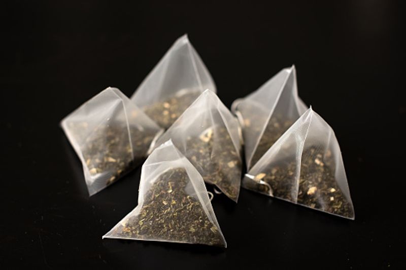 Day 6
Morning: Mix together 2 tablespoons of honey, 1 tablespoon of lemon juice and 1 tablespoon of olive oil and half a tablespoon of sugar. Apply mixture to your face. Leave for 10 minutes and rinse off. This pack helps to remove dead skin cells and brightens your complexion.
Afternoon: Place two tea bags into the fridge and let them cool down for a couple of minutes. Once cooled place them on your eyes and leave for five minutes. The caffeine can help shrink the blood vessels around the eyes and lessen dark circles.
Evening: At the end of the day remove your make-up with Vaseline. For a healthy glow, mix three tablespoons of orange juice and half a cup of warm honey into a bowl. Apply on face and leave for 30 minutes. Rinse with water.