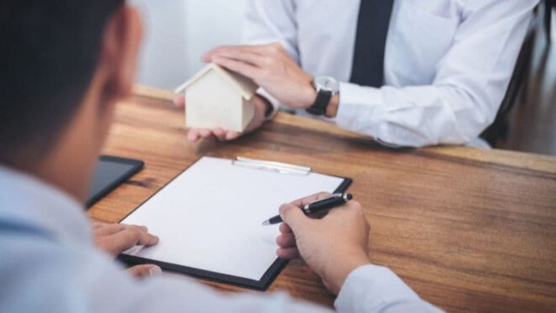 Big offer from SBI, bid for prime property sitting at home, Auctioning shop, house flat at low price