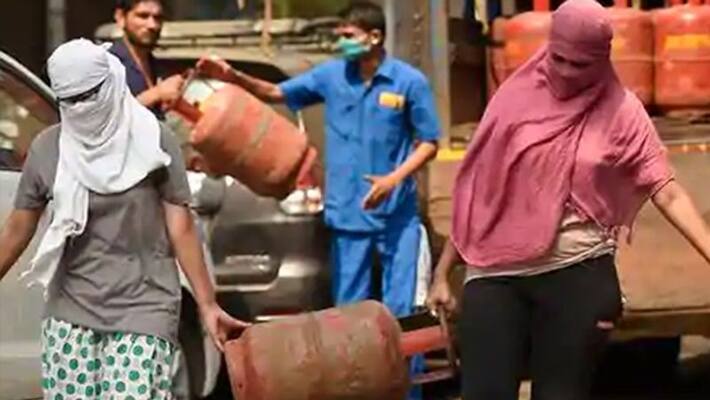 LPG cylinder Rs.25 price hike LPG cylinder Rs.25 price hike