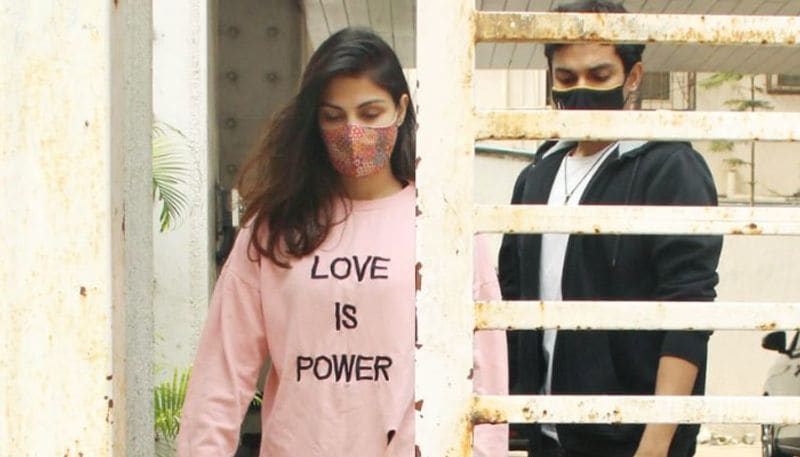 The NCB had started probing the drugs angle after the Enforcement Directorate had during the course of its money-laundering investigation revealed that there was an exchange of WhatsApp messages on drug procurement.
The Enforcement Directorate had shared with the NCB chat messages of Sushant's former girlfriend Rhea Chakraborty, her brother Showik Chakraborty, Sushant's former talent manager Jayanti Saha and the deceased actor's staff members Dipesh Sawant, Samuel Miranda and others.
The NCB has registered two different FIRs -- one to investigate the drug angle into Sushant's death case and the other into the Bollywood-drug cartel nexus.
