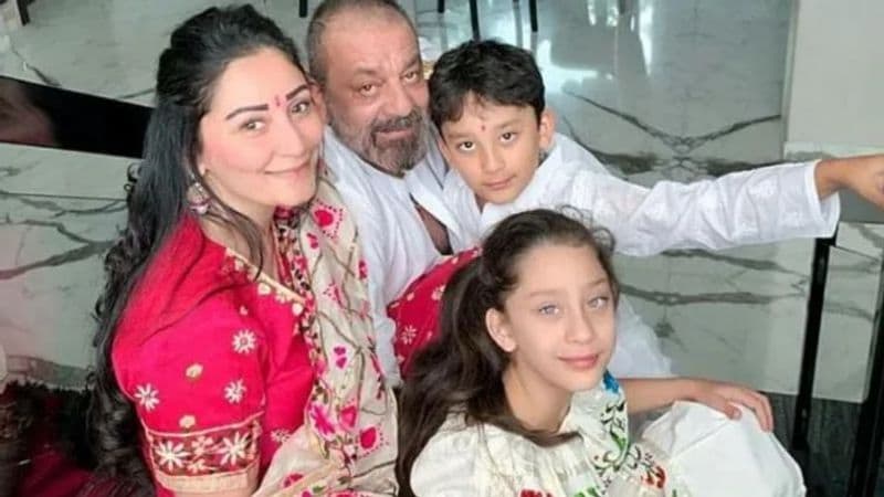 Sanjay Dutt has also recovered from lung cancer after taking treatment in abroad. 