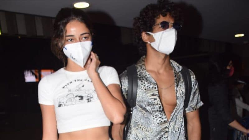 आपको बता दें कि अनन्या ने करन जौहर की फिल्म स्टूडेंट ऑफ द ईयर 2 से बॉलीवुड में कदम रखा था। इसके बाद वे पति पत्नी और वो और खाली पीली फिल्म में नजर आई। हालांकि, उनकी तीनों ही फिल्म फ्लॉप साबित हुई। 