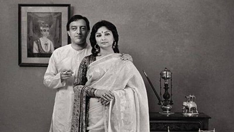 <p>ಆ ಸಮಯದಲ್ಲಿ ಮನ್ಸೂರ್ ಅಲಿ ಖಾನ್ ಪಟೌಡಿ ಟೀಮ್ ಇಂಡಿಯಾದ ಕಿರಿಯ ನಾಯಕರಾಗಿದ್ದರು ಮತ್ತು ಶರ್ಮಿಳಾ ಕ್ರಿಕೆಟ್ ಅಭಿಮಾನಿ.</p>