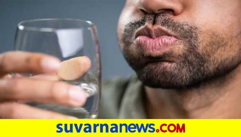 ಬೆಚ್ಚಗಿನ ನೀರಿನಿಂದ ಸ್ವಲ್ಪ ಪ್ರಮಾಣದ ಉಪ್ಪಿನೊಂದಿಗೆ ಮೌತ್ ವಾಷ್ ಮಾಡಬಹುದು. ಇದಕ್ಕಾಗಿ ವಿವಿಧ ಮೌತ್ ವಾಶ್ ಮತ್ತು ಬೆಟಾಡಿನ್ ಗಾರ್ಗಲ್ ಕೂಡ ಮಾರುಕಟ್ಟೆಯಲ್ಲಿ ಲಭ್ಯವಿದೆ.