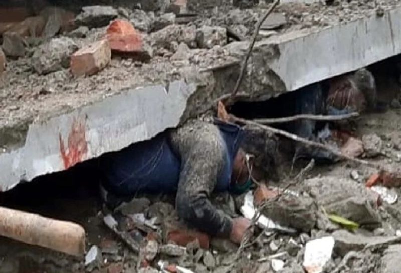 बताते चले कि ढाई महीने पहले 50 लाख से अधिक बजट से श्मशान घाट पर धूप, बारिश से बचाव के लिए 60 फीट लंबी गैलरी बनाई गई थी। गैलरी के गिरते ही इसे बनाने में इस्तेमाल हुई सामग्री चूरे में तब्दील हो गई। इसका भवन का अभी लोकार्पण भी नहीं हुआ था