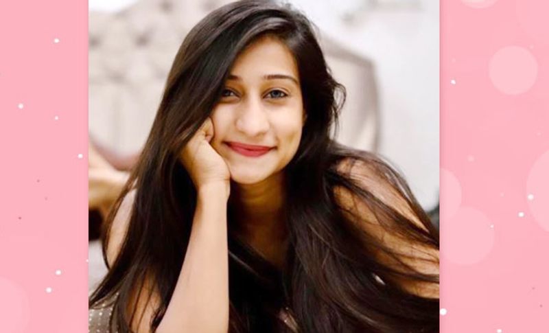 अंजलि लोकसभा स्पीकर ओम बिरला की सबसे छोटी बेटी हैं। अंजिल ने अपनी कामयाबी का श्रेय पिता और बड़ी बहन को दिया है। अंजली ने कहा कि मेरे पापा मेरी जिंदगी के आर्दश हैं, उनके नेक कामों को देखकर और उनकी प्रेरणा से ही वह आज इस शिखर तक पहुंची हैं। माता-पिता ने यहां तक पहुंचने के लिए पूरा सपोर्ट किया है। ओम बिरला और डॉ. अमिता बिरला की दो बेटिया हैं, बड़ी बेटी आकांक्षा जो कि सीए हैं।