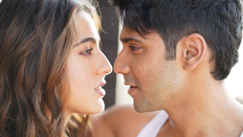 1. నుదుటిపై ముద్దు.. ఈ ముద్దు స్నేహితులు ఒకరికొకరు పెట్టుకోవచ్చు. తల్లి తన బిడ్డకు కూడా పెడుతుంది. ఈ కిస్ చాలా సింపుల్ గా ఉంటుంది. అదేవిధంగా చాలా కంఫర్టబుల్ గా కూడా ఉంటుంది.
