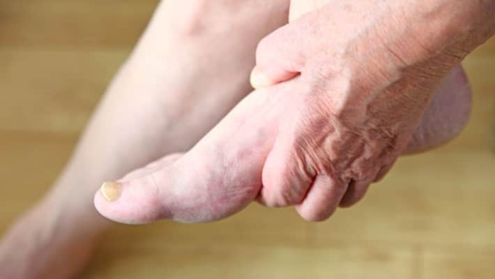 How this leaf is very useful in getting rid of heel pain, Know how you can apply it to your heel bpsb How this leaf is very useful in getting rid of heel pain, Know how you can apply it to your heel bpsb