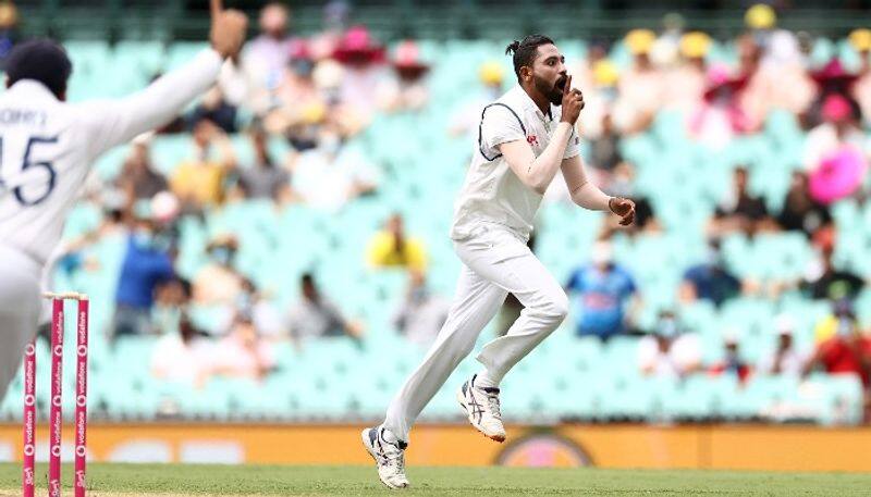 Australia on driving seat in first day of sydney test