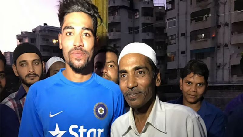 मोहम्मद सिराज ने ऑस्ट्रेलिया दौरे के दौरान ही अपने पिता को खो दिया था, लेकिन वह लौटकर भारत नहीं आए और अपने पिता का सपना पूरा करने के लिए ऑस्ट्रेलिया में ही रहने का फैसला किया।