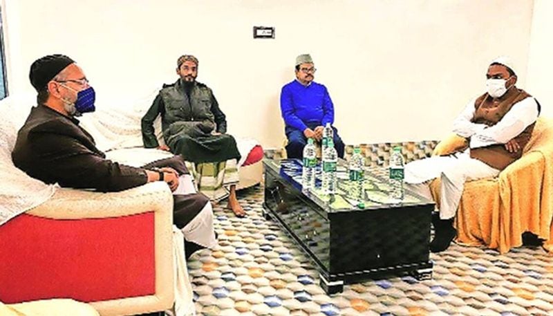 One of the descendants of the late Pir Abu Baqar Siddiqui of Furfura Sharif, Abbas Siddiqui said that he wants to be a king maker and will not contest polls.