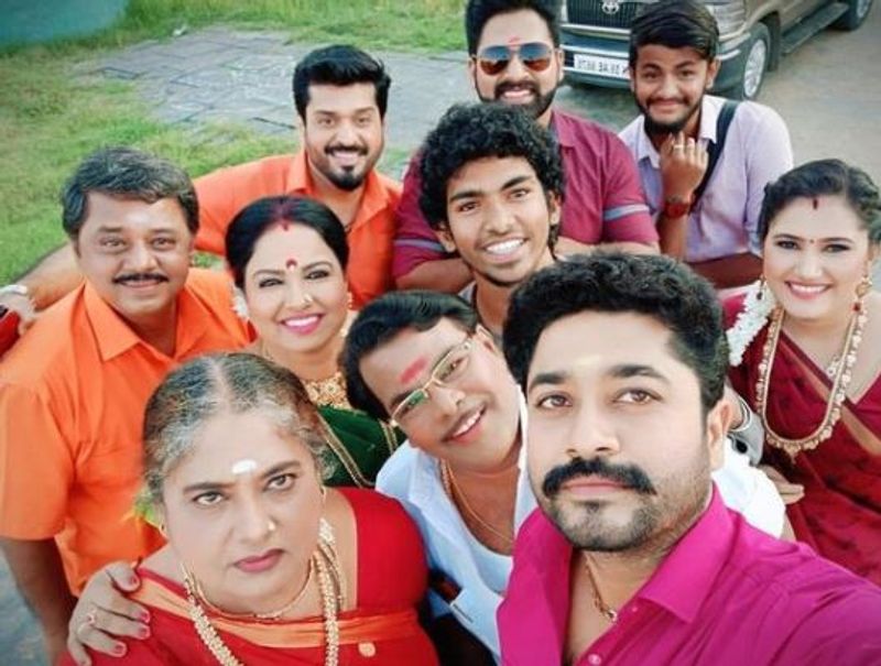 மேலும் இவருடன் சீரியலில் நடித்து வரும் சகா நடிகையான கம்மம் மீனாவும் உருக்கமாக தன்னுடைய இரங்கலை அவரது குடும்பத்திற்கு தெரிவித்துள்ளார்.
