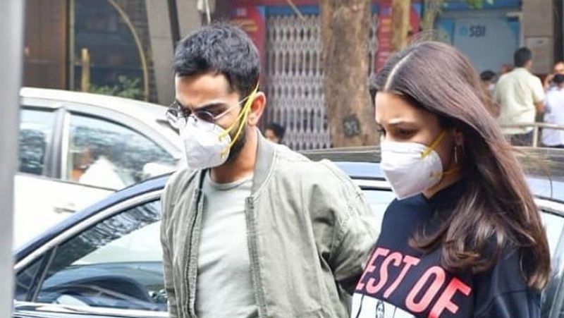 अनुष्का अक्सर इंस्टाग्राम पर फैंस के साथ बेबी बंप में फोटो और वीडियो शेयर करती रहती हैं। उन्होंने हाल ही में एक फैशन मैगजीन के साथ अपनी प्रेग्नेंसी जर्नी को शेयर किया था और बच्चे को लेकर अपनी आगे की प्लानिंग बताई थी। 