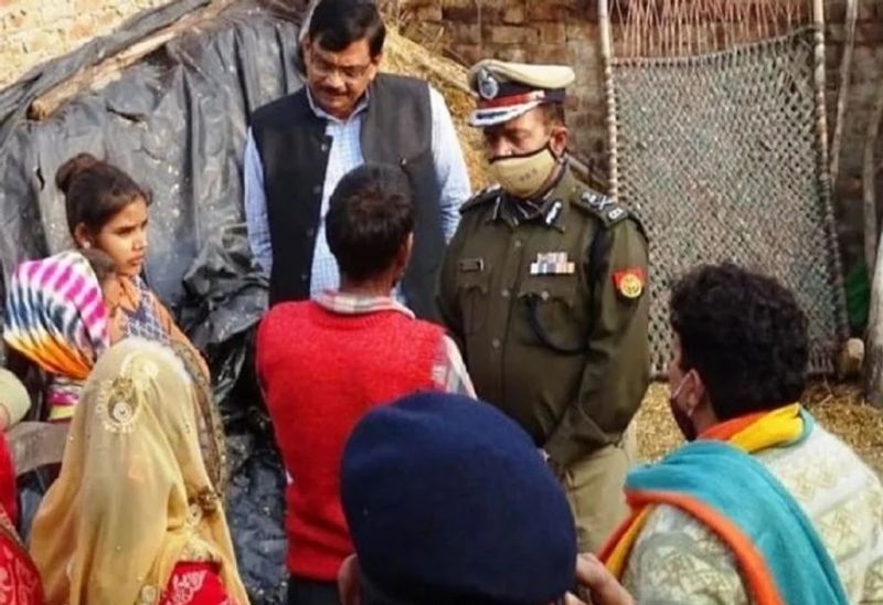 बेटा इंटरमीडिएट की परीक्षा पास कर ग्रेजुएशन में एडमिशन लिया है। मां हम भाई-बहनों को खूब पढ़ाना चाहती थी, ताकि घर की गरीबी को हम दूर कर सके। वह चाहती कि मैं पढ़-लिखकर सरकारी अफसर या कोई सरकारी नौकरी कर लूं।