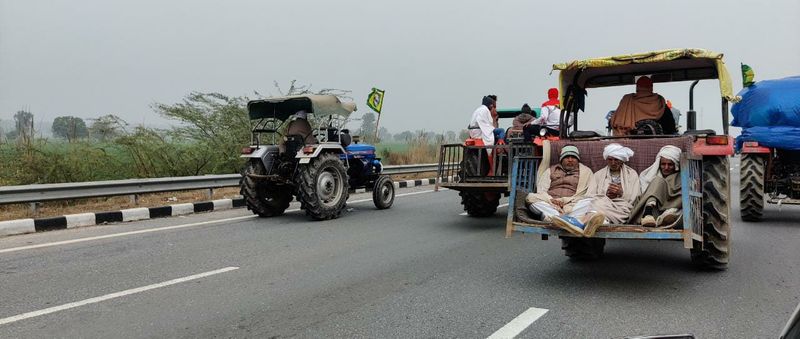 farmers protest tractor rally done at Delhi National Highway