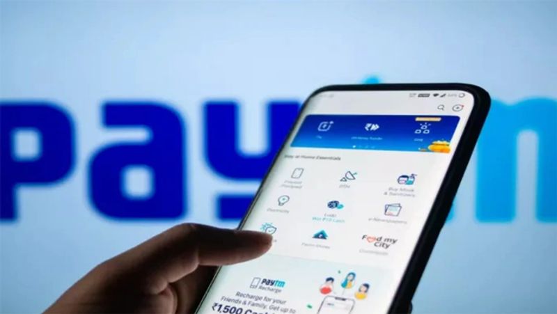 लोन लेने की पूरी प्रक्रिया को ऑनलाइन ही रखा गया है। यह सर्विस Paytm के टेक प्लेटफॉर्म पर बनाई गई है जो बैंकों और NBFC को 2 मिनट से कम समय में लोन एप्लीकेशन को पूरा करने में मदद करता है।