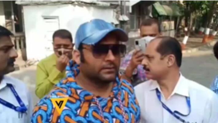 Comedian Kapil Sharma mumbai police crime branch inquiry over fake registered cars alleged Car designer dilip chhabaria Read Details KPY Comedian Kapil Sharma mumbai police crime branch inquiry over fake registered cars alleged Car designer dilip chhabaria Read Details KPY