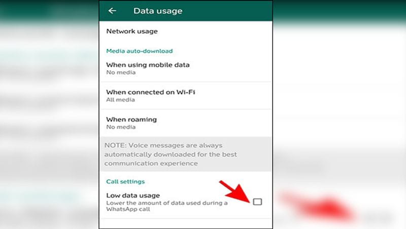 WhatsApp सेटिंग्स में आपको Data and storage usage का ऑप्शन भी दिखाई देगा। इसको क्लिक करके आप यहां दिया गया Low data usage का ऑप्शन क्लिक कर इसे टर्न ऑन कर दें।