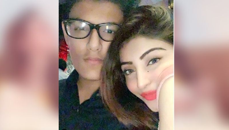 নতুন বছরের শুরুতেই নিজের প্রেমের কথা স্বীকার করে নিয়েছেন শ্রাবন্তী পুত্র অভিমন্যু চট্টোপাধ্যায়। এবং সেই খবর প্রকাশ্যে আসার পর থেকেই তোলপাড় সোশ্যাল মিডিয়া।