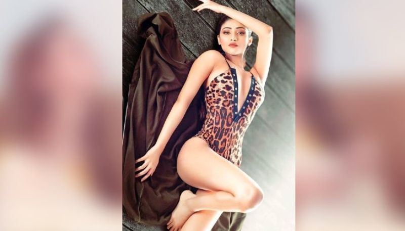 দু'জনের সোশ্যাল মিডিয়া অ্যাকাউন্টে ভিড় জামাচ্ছে নেটিজেনরা। নিত্যদিন কোনও নতুন পোস্টের আশায় বসে সকলে।