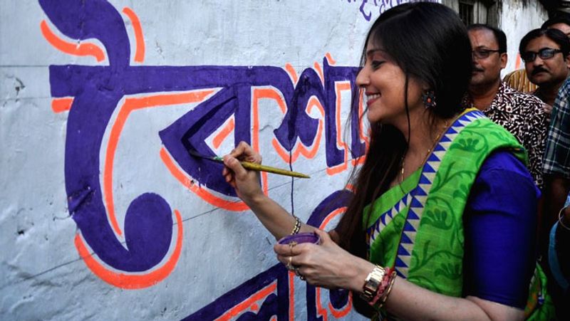 वैशाली अपने हंसमुख स्वभाव और मिलनसारिता के लिए जानी जाती हैं। वे अपने क्षेत्र में काफी सक्रिय रहती हैं।
(FILE फोटो-पिछले इलेक्शन में वैशाली)
