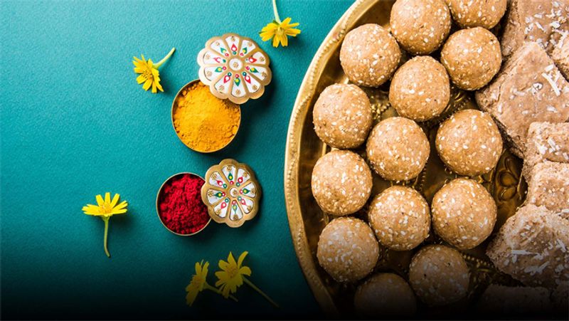 धार्मिक के अलावा मकर संक्रांति के दिन तिल और गुड़ का वैज्ञानिक महत्व भी है। तिल-गुड़ की तासीर गर्म होती है। सर्दियों में गुड़ और तिल के लड्डू खाने से शरीर गर्म रहता है। साथ ही यह शरीर की इम्यूनिटी भी बढ़ती है।