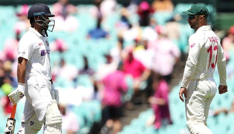 India lost two wickets in first session of third day at Sydney