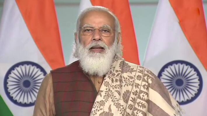 PM Narendra Modi at 16th Pravasi Bharatiya Divas convention kpn PM Narendra Modi at 16th Pravasi Bharatiya Divas convention kpn